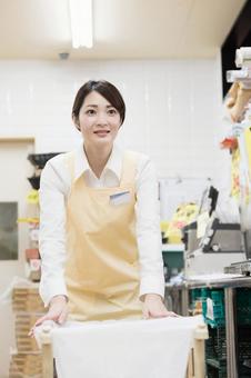 People working behind the scenes at supermarkets, JPG People working behind the scenes at supermarkets, JPG