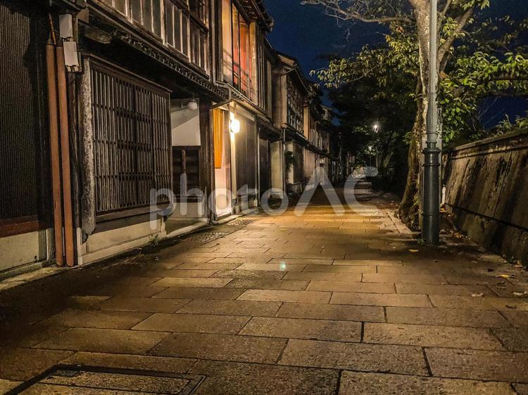 【石川県】金沢市の主計町茶屋街 主計町茶屋街,石川県,金沢市の写真素材