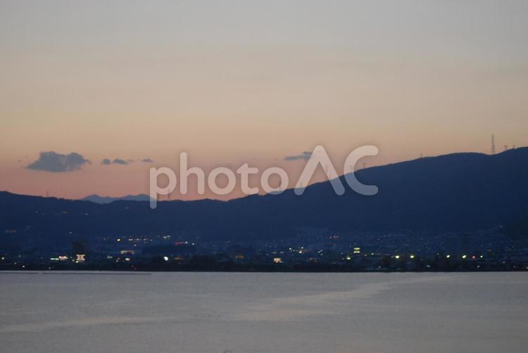 諏訪湖夕景 諏訪湖夕景,ワカサギ,長野県の写真素材