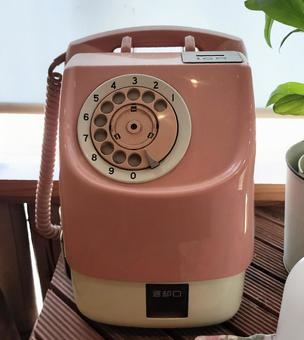 ピンクの電話 ピンクの電話 ピンクの電話,公衆電話,電話の写真素材