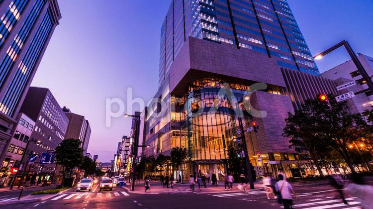 札幌の繁華街 イメージ,オフィス街,ビルの写真素材