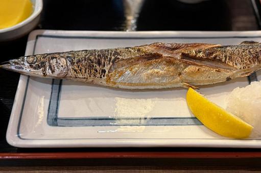 秋刀魚の塩焼き 秋刀魚の塩焼き さんま,秋刀魚,塩焼きの写真素材
