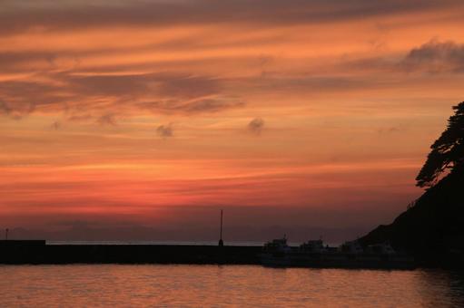 西伊豆町の綺麗な夕陽 西伊豆町,夕陽,綺麗な夕陽の写真素材