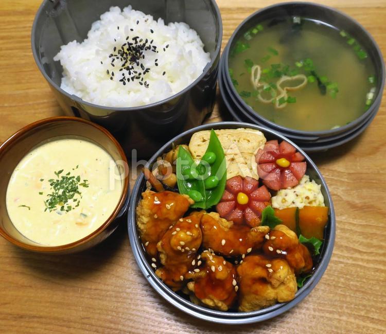 手作り弁当　チキン南蛮　タルタルソース 手作り,弁当,ランチの写真素材