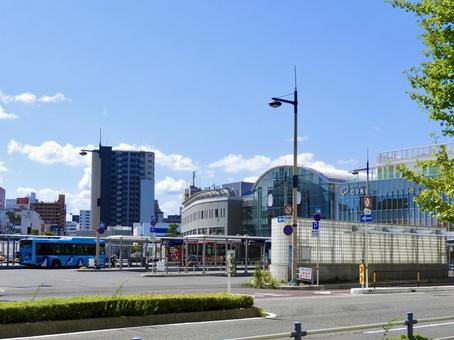 高松駅舎と高松駅バスターミナル 高松駅舎と高松駅バスターミナル 高松駅,高松市,高松駅バスターミナルの写真素材