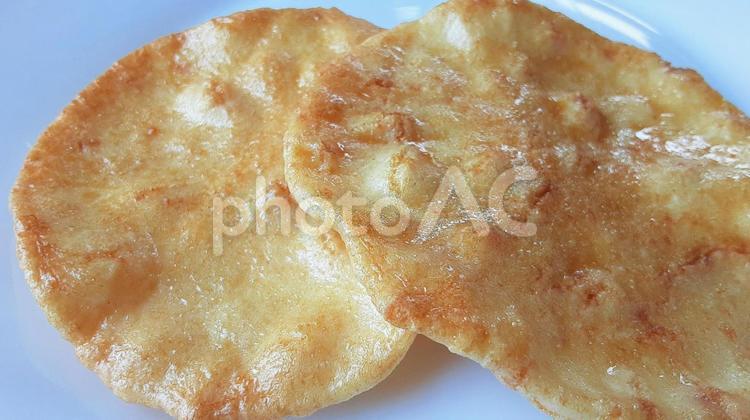 うす焼きしょうゆせんべい・2 せんべい,ソフトせんべい,米菓の写真素材