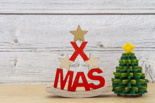 「XMAS」オブジェとクリスマスツリー クリスマス,クリスマスツリー,冬の写真素材