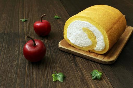 クリームロールケーキとりんご ロールケーキ,クリーム,ケーキの写真素材