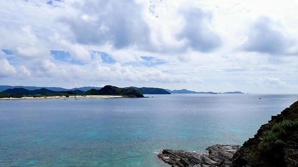 安慶名敷島と安室島と渡嘉敷島の眺望 安慶名敷島と安室島と渡嘉敷島の眺望 安慶名敷島,安室島,渡嘉敷島の写真素材