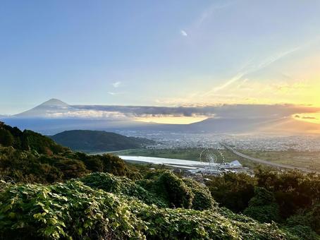 富士山と富士の町 富士山と富士の町 富士山,富士市街,富士川の写真素材
