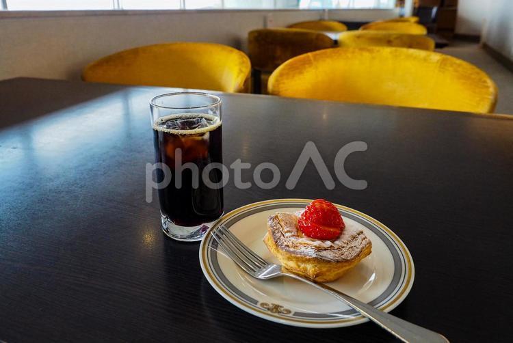 コーヒーといちごパイ コーヒー,いちご,パイの写真素材