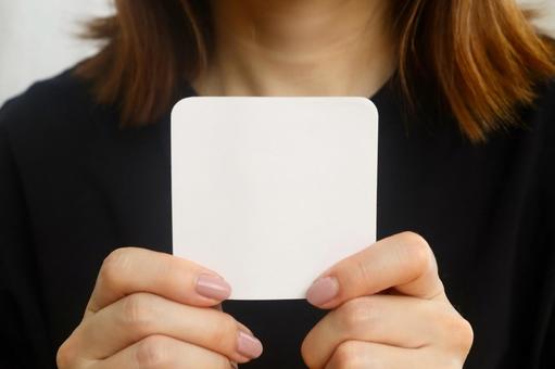 メモ帳を持つ女性 女性,イメージ,メモ帳の写真素材