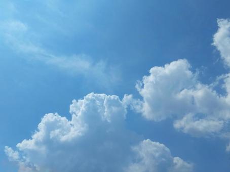綿菓子のようにモクモクとした雲 空,青空,雲の写真素材