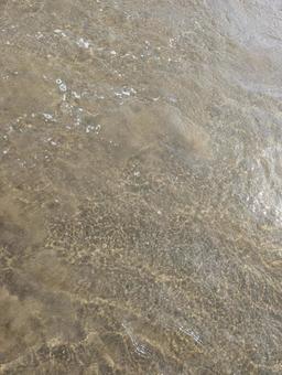 海 波打ち際の水面 海 波打ち際の水面の写真