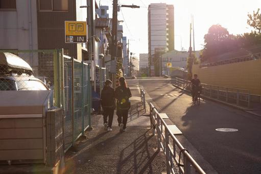 エモい逆光が漂う夕暮れ時 エモい逆光が漂う夕暮れ時 の写真
