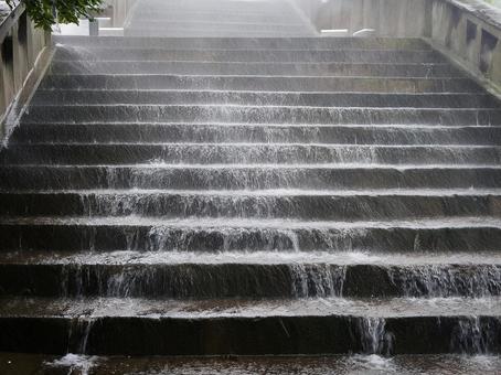 大雨の階段_AS000003の写真