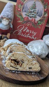 シュトーレン 甘い,美味しい,パンの写真素材