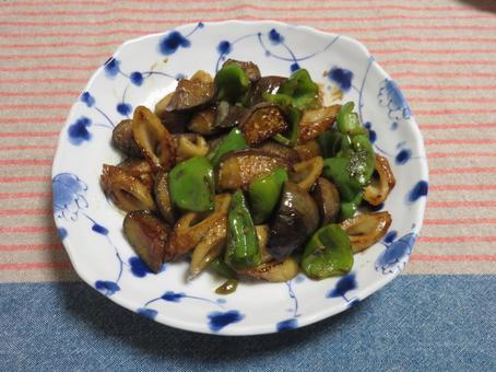 炒め物 炒め物 ピーマン,茄子,ちくわの写真素材