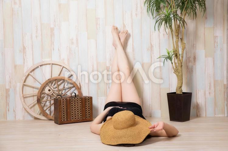 水着を着た女性 水着,美脚,モデルの写真素材