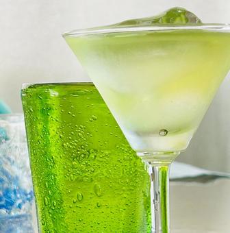 冷たい緑茶 冷たい緑茶 グラス,ワイングラス,グリーンティーの写真素材