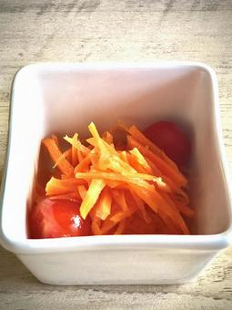 Stir-fried carrots and cherry tomatoes, JPG Stir-fried carrots and cherry tomatoes, JPG