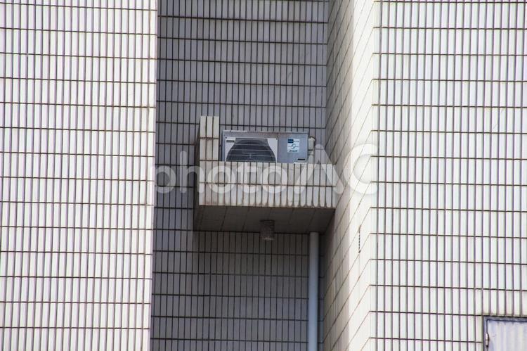 タイル調の壁面と室外機 ブログ,素材,景色の写真素材