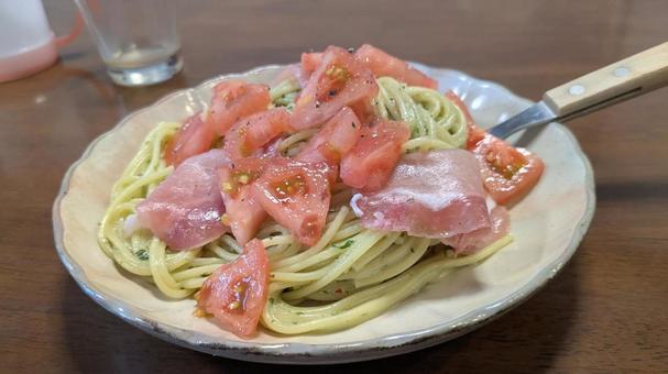 Photo, pasta, tomato, raw ham, 