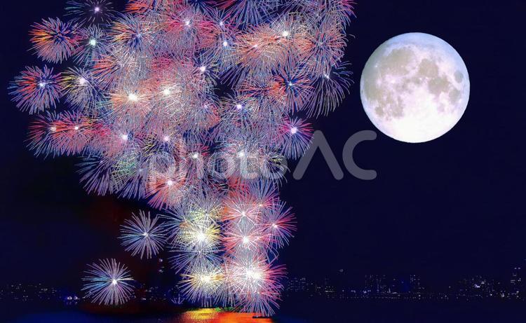 イメージ素材/打ち上げ花火と満月 花火,夜空,打ち上げ花火の写真素材