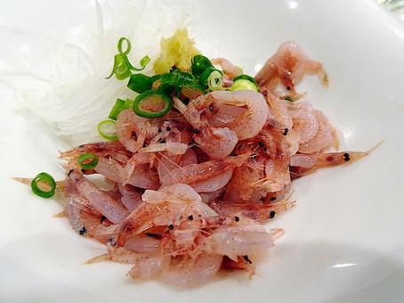 Photo, raw cherry shrimp, sakura shrimp sashimi, fresh, 