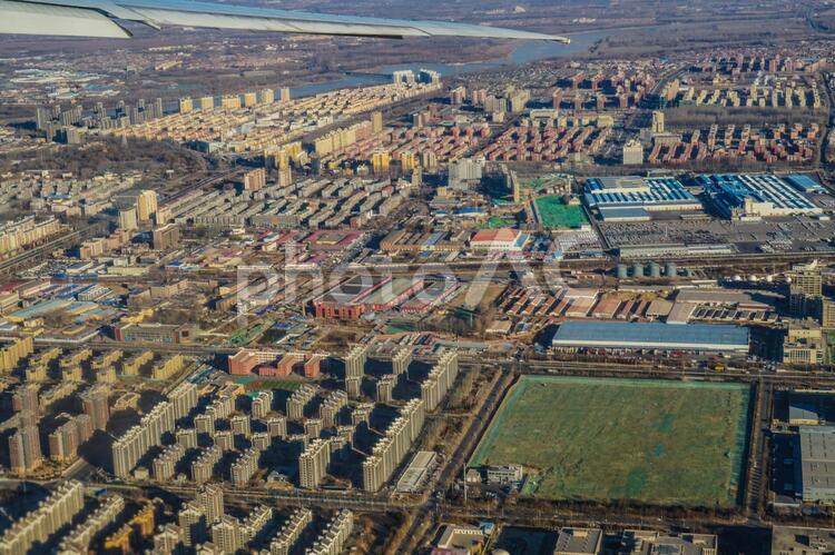 飛行機から見える中国・北京の街並み 中国,北京,マンション群の写真素材