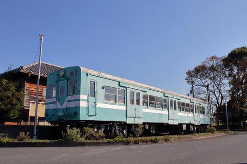 旧JR鍛冶屋線、鍛冶屋駅跡に残るキハ30 jr,jr西日本,鍛冶屋線の写真素材