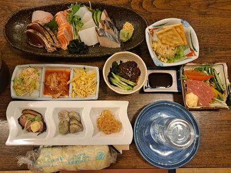 居酒屋の刺身付き絶品コース料理 居酒屋,刺身,鰹の写真素材