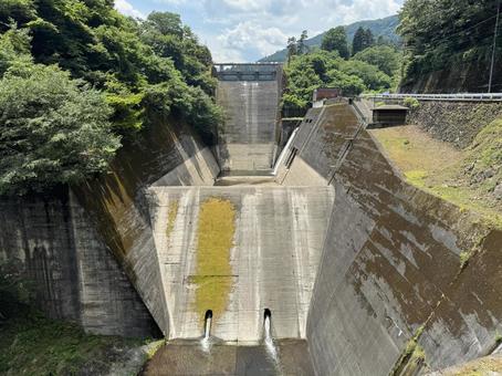 小河内ダムの非常用洪水吐 小河内ダムの非常用洪水吐 小河内ダム,ダム,重力式コンクリートダムの写真素材