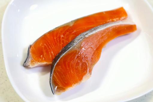 秋鮭の切り身2 鮭・秋の味覚・旬の味 秋鮭の切り身2 鮭・秋の味覚・旬の味 秋鮭,鮭,秋の味覚の写真素材
