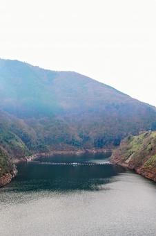 島根・飯南町にある志津見ダムの志津見湖 島根・飯南町にある志津見ダムの志津見湖の写真