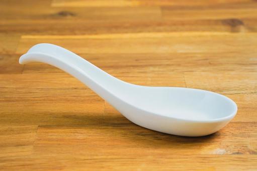 レンゲ 食器 レンゲ,スプーン,白の写真素材