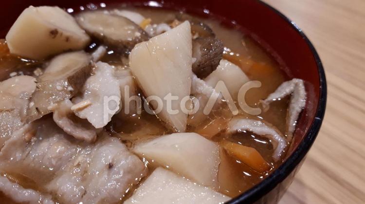 根菜たっぷりのとん汁 とん汁,根菜,野菜たっぷりの写真素材