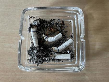 吸殻 吸殻 煙草,吸殻,灰皿の写真素材