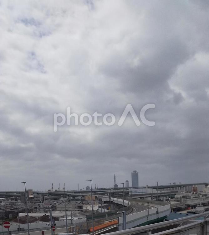 曇天とハイウェイ 空,天候,曇天の写真素材