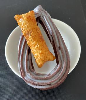 生ちゅろすショコラと田舎のおかき 生ちゅろすショコラと田舎のおかきの写真