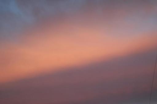 カラフルな幻想的な色の夕空の写真