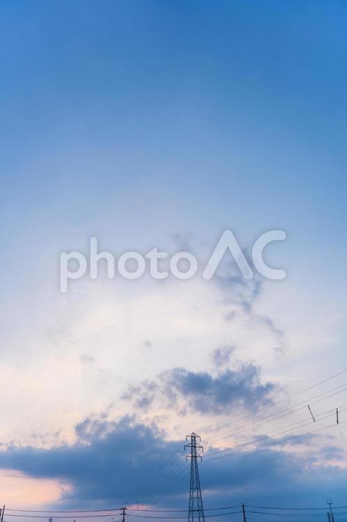 夕焼け空と鉄塔 夕焼け,空,鉄塔の写真素材