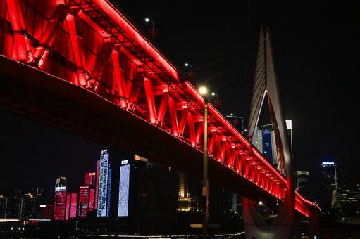 重慶夜景・嘉陵江と千廝門大橋 重慶,千廝門大橋,嘉陵江の写真素材