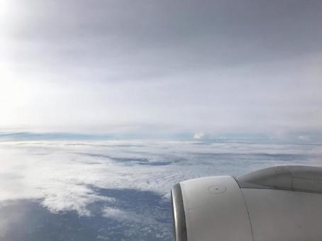 窓からの景色 飛行機 窓からの景色 飛行機の写真