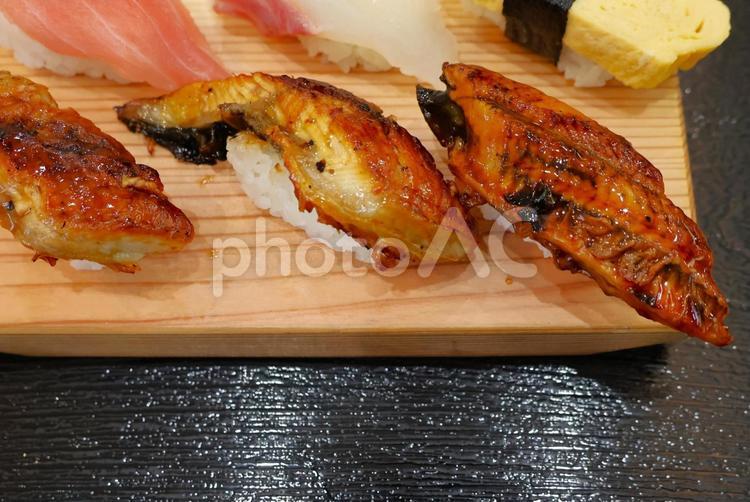 寿司店のランチの炙りうなぎ寿司セット 背景,炙り,うなぎの写真素材