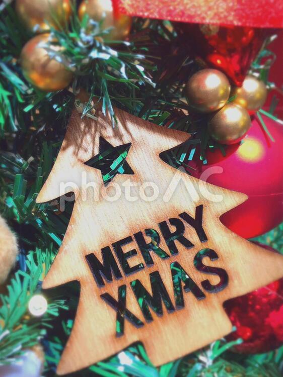メリークリスマスのオーナメント クリスマスツリー,メリークリスマス,クリスマスの写真素材