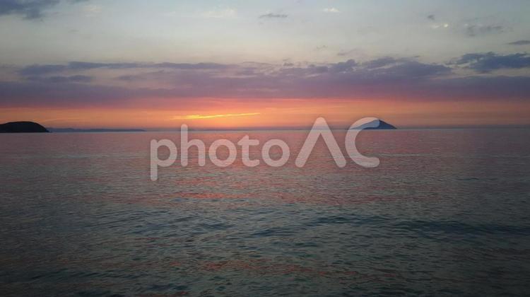 夕暮れの海 夕焼け,風景,日没の写真素材