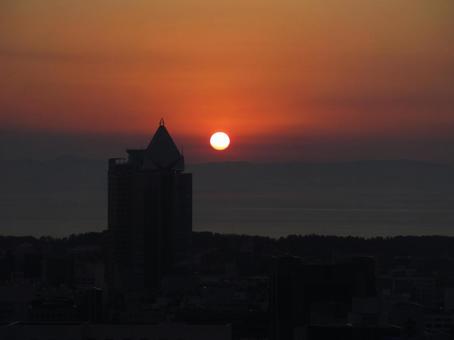 佐渡に沈む夕陽 佐渡に沈む夕陽 佐渡,夕陽,next21の写真素材