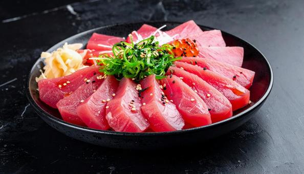 まぐろブツの刺身 まぐろブツの刺身の写真