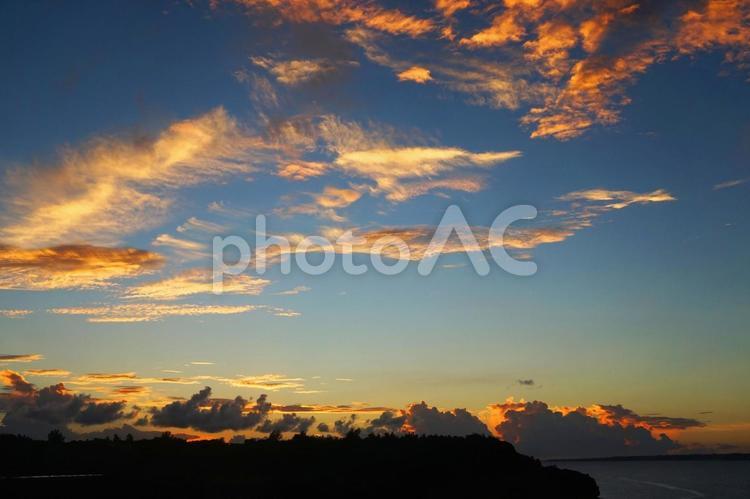 夕暮れの空 夕暮れ,たそがれ,空の写真素材
